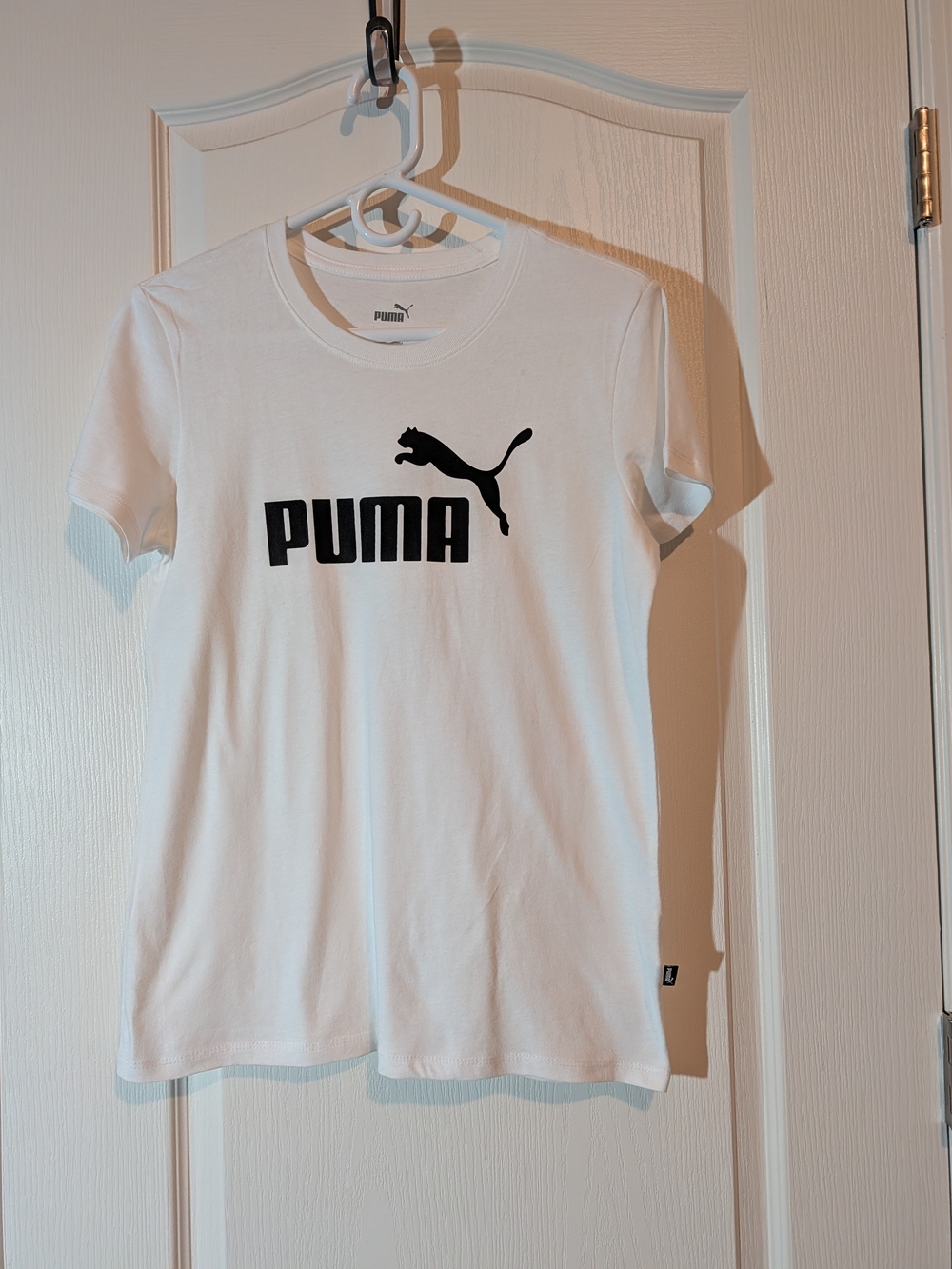 Puma Women's White Logo Tee SZ S NEW